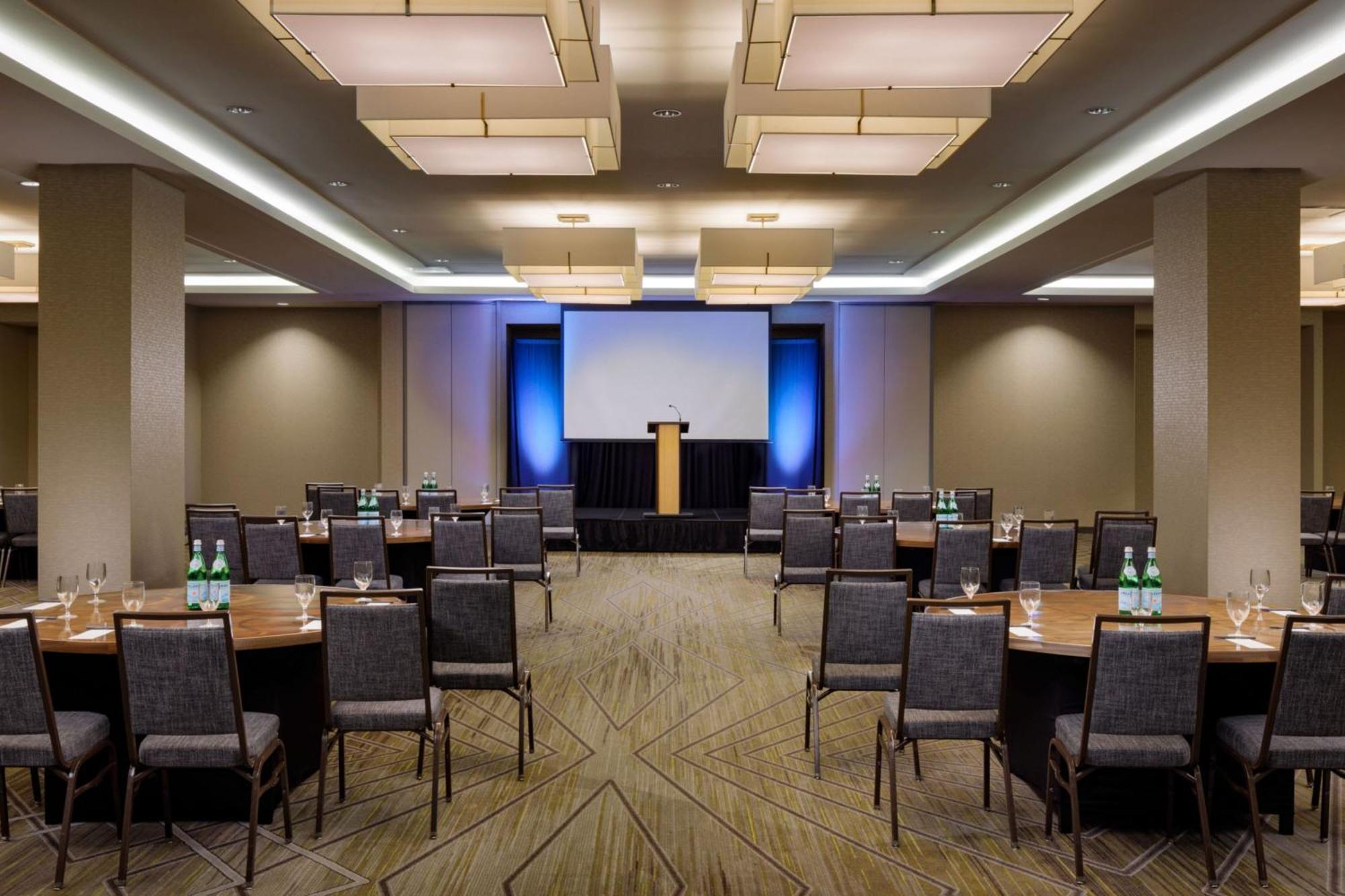 Courtyard By Marriott Prince George Esterno foto