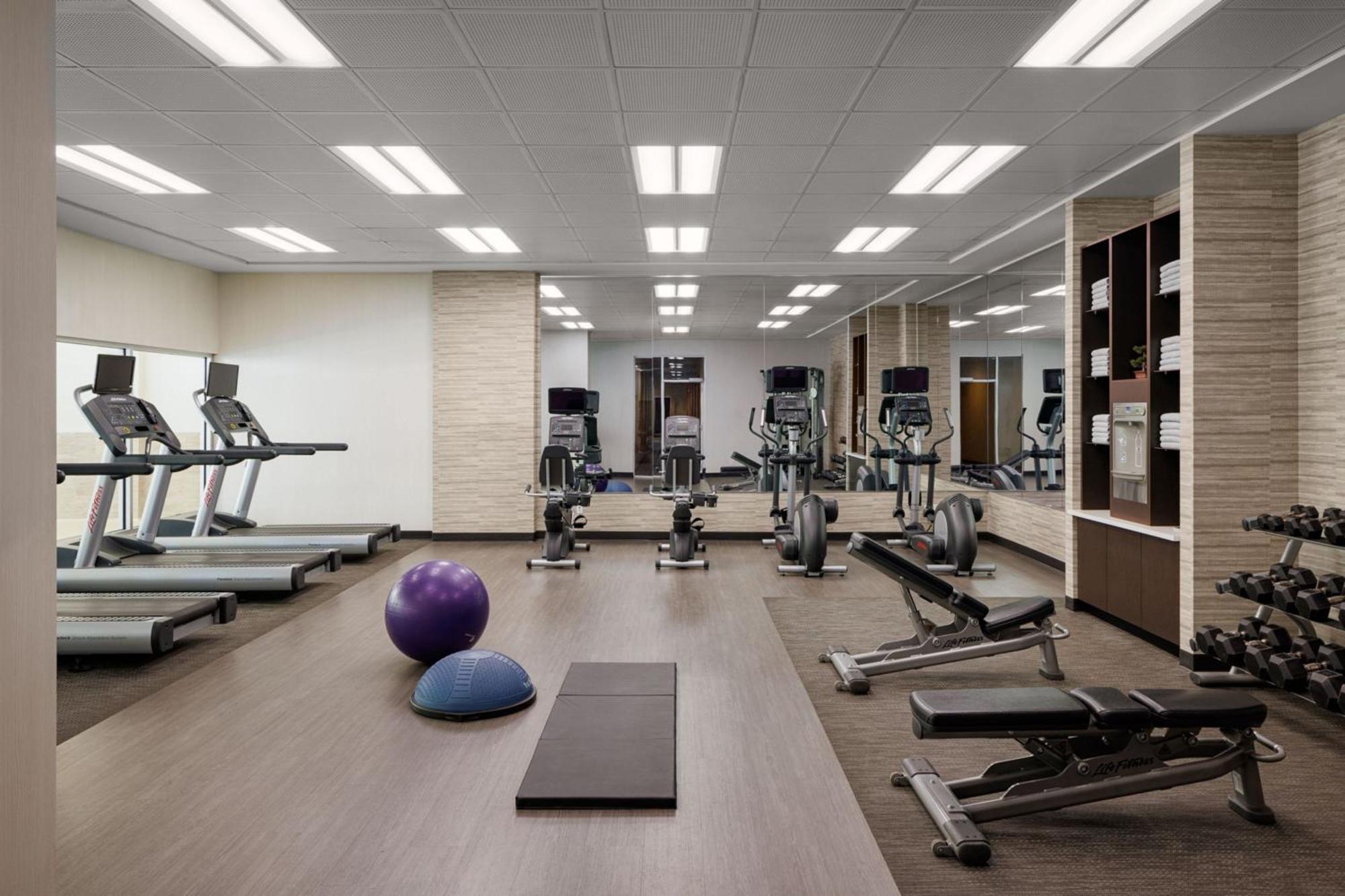 Courtyard By Marriott Prince George Esterno foto