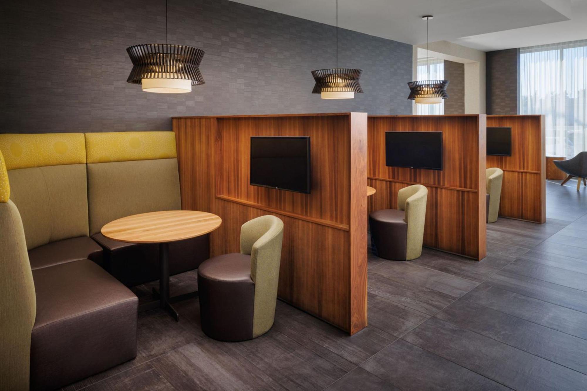 Courtyard By Marriott Prince George Esterno foto