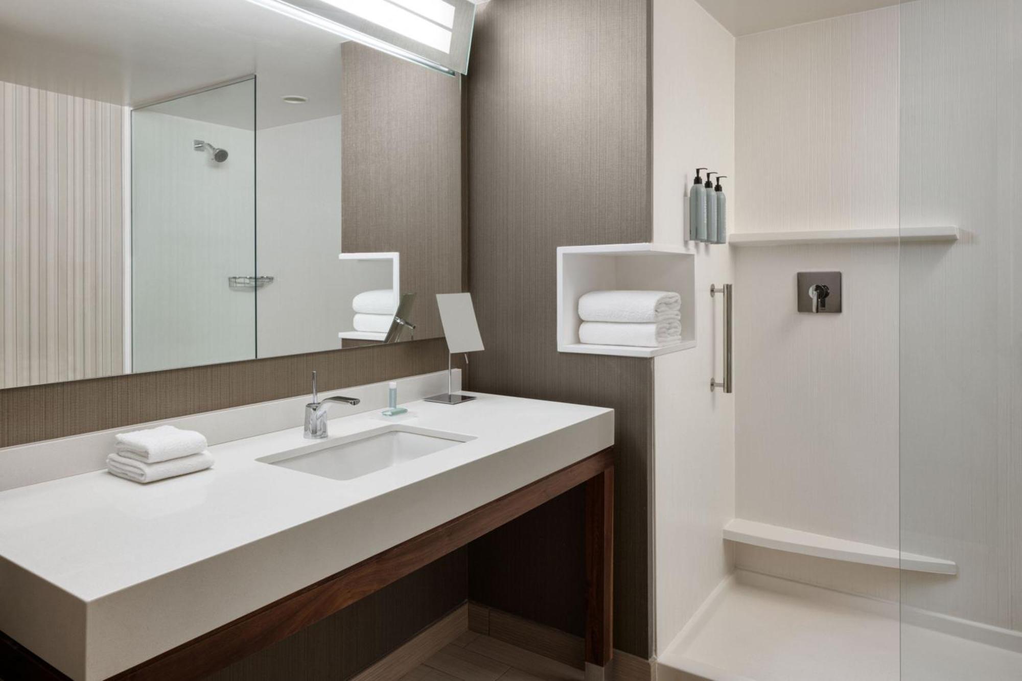 Courtyard By Marriott Prince George Esterno foto