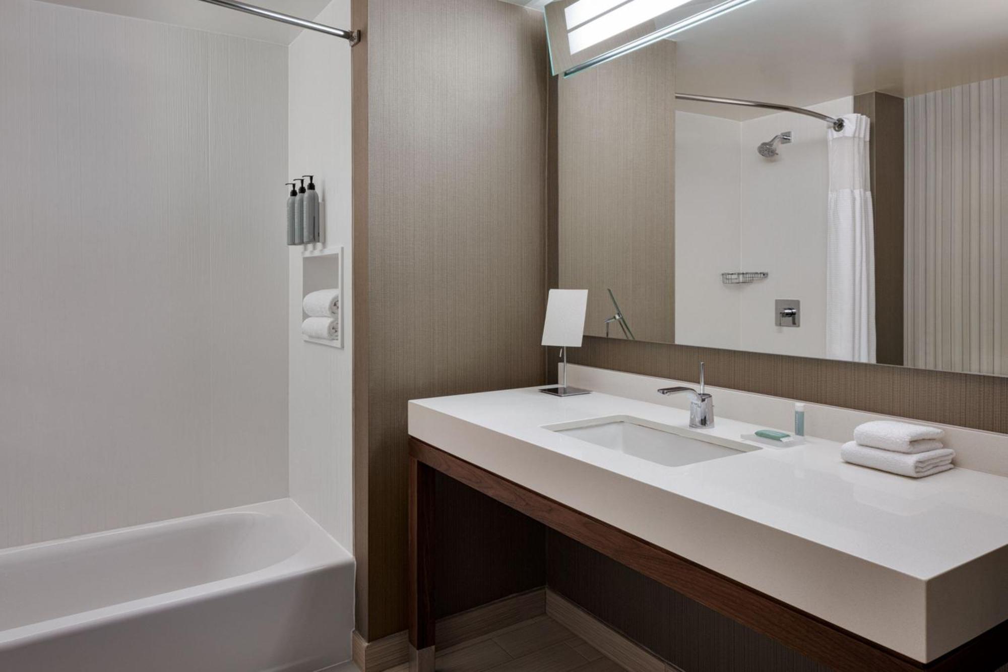 Courtyard By Marriott Prince George Esterno foto