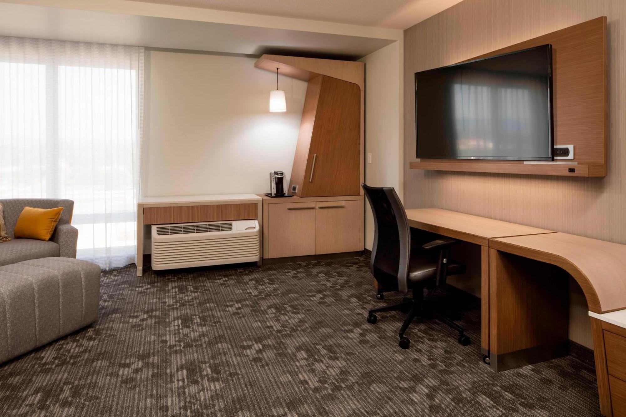 Courtyard By Marriott Prince George Esterno foto