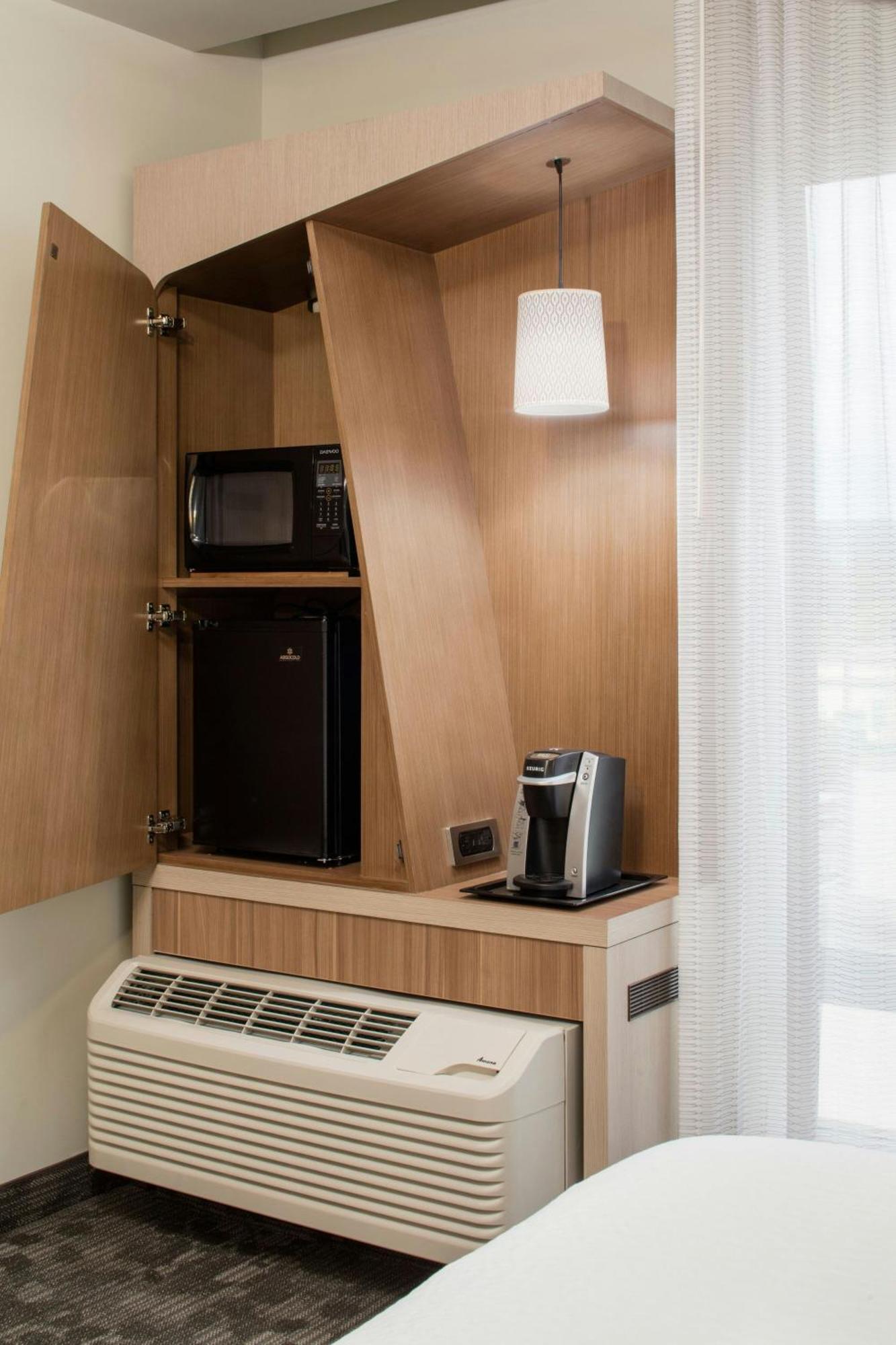 Courtyard By Marriott Prince George Esterno foto