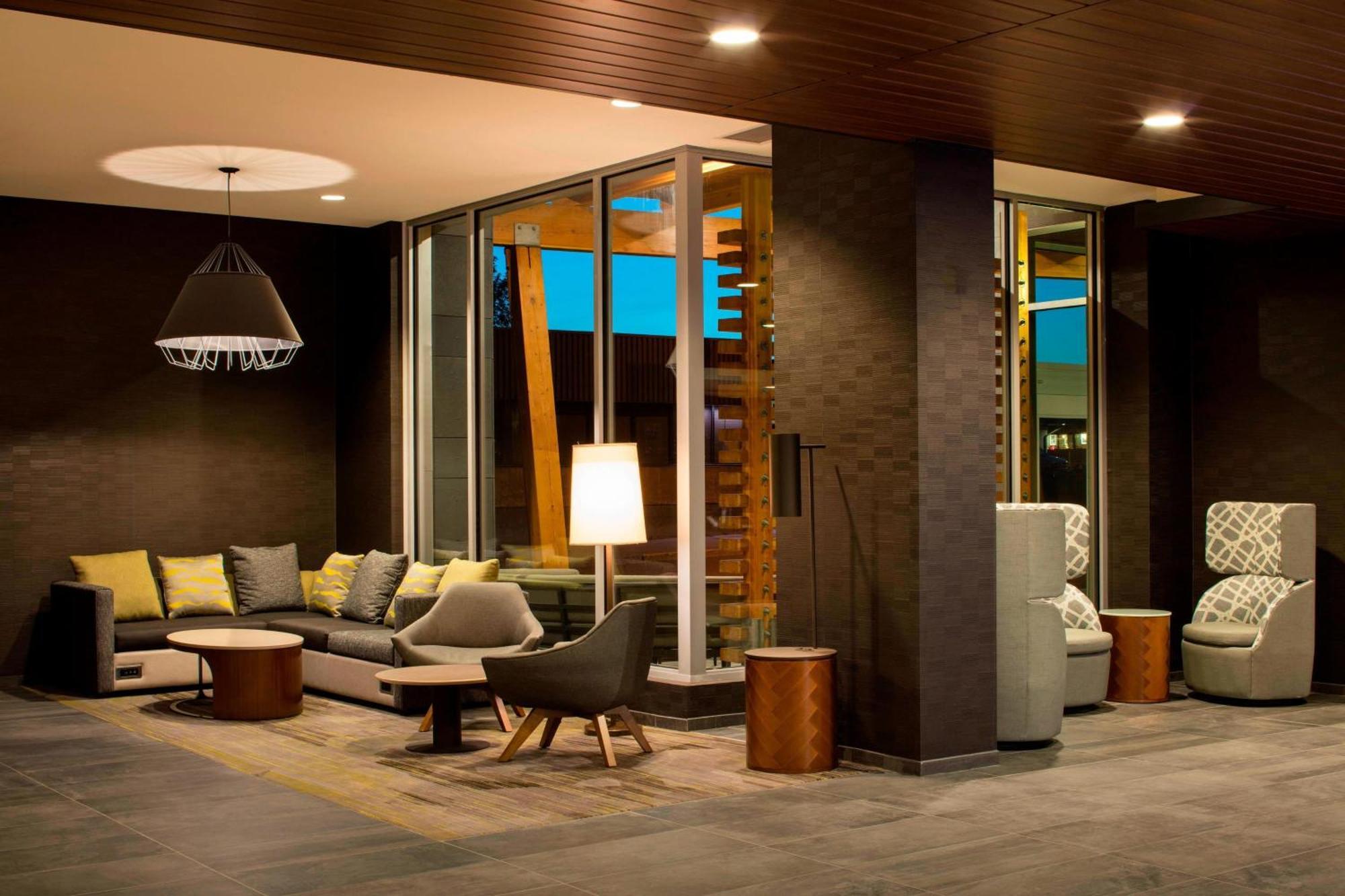 Courtyard By Marriott Prince George Esterno foto