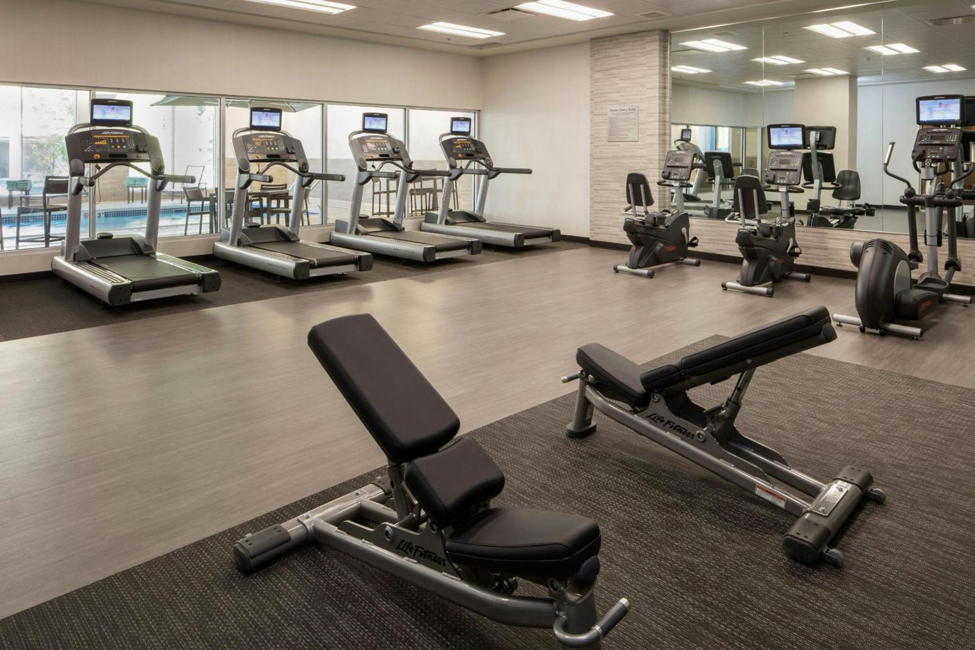 Courtyard By Marriott Prince George Esterno foto